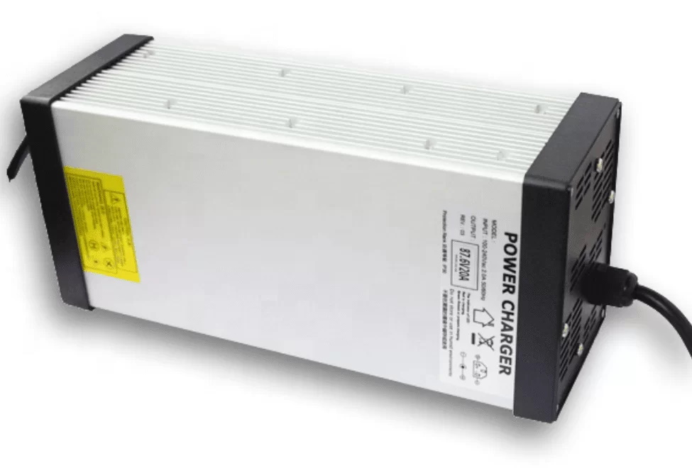 Pakrovėjas 72V 12A