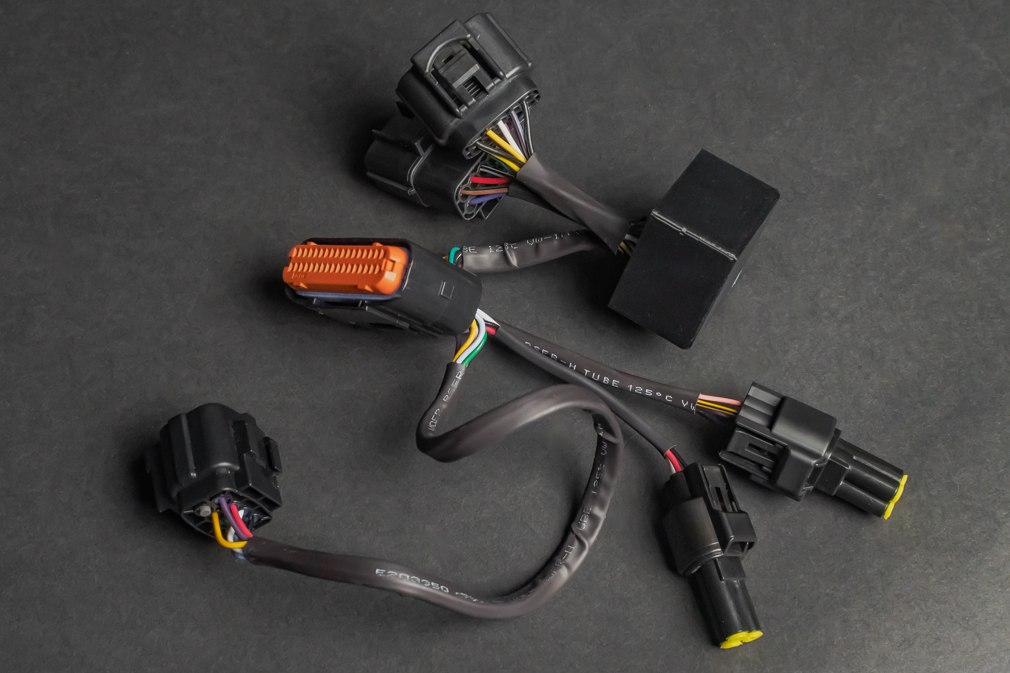 Aliumininis TC1000 šilumos radiatorius juodos spalvos