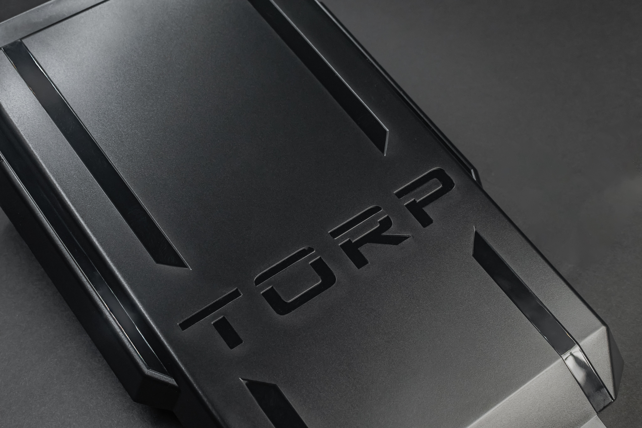 Torp TC500 2.X valdiklis su montavimo varžtais ir įrankiais