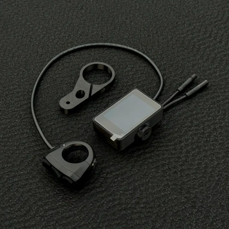 Dash Pro Set mit Lenker-Fernbedienung, Display und Halterung